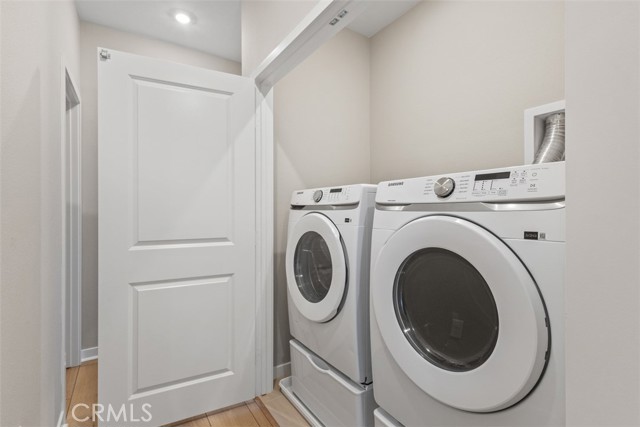 Detail Gallery Image 22 of 31 For 109 S Laxore St #303,  Anaheim,  CA 92804 - 4 Beds | 3/1 Baths