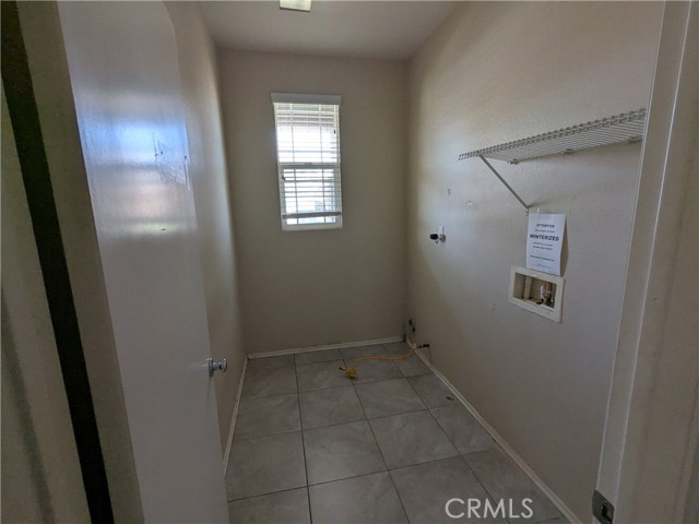 Detail Gallery Image 4 of 22 For 15243 Riverview, Victorville,  CA 92394 - 3 Beds | 2/1 Baths