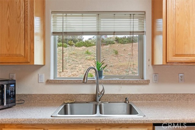 Detail Gallery Image 7 of 73 For 24921 Sunset Way, Tehachapi,  CA 93561 - 2 Beds | 2 Baths