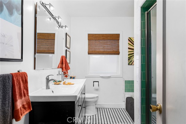 466 E 2nd Avenue, Chico CA: https://media.crmls.org/medias/8f5d444d-e292-4de6-9da7-6062cc93fd58.jpg