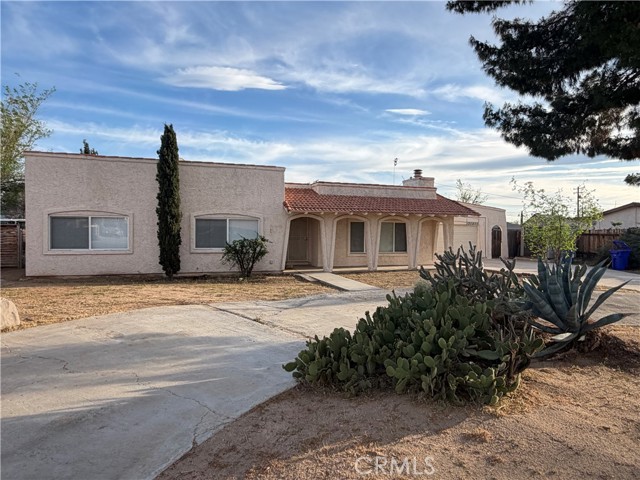 Detail Gallery Image 2 of 23 For 21011 Teton, Apple Valley,  CA 92308 - 3 Beds | 2 Baths