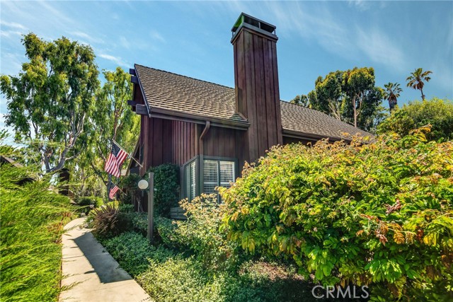 Detail Gallery Image 1 of 32 For 2261 Stonewood Ct, San Pedro,  CA 90732 - 2 Beds | 3 Baths