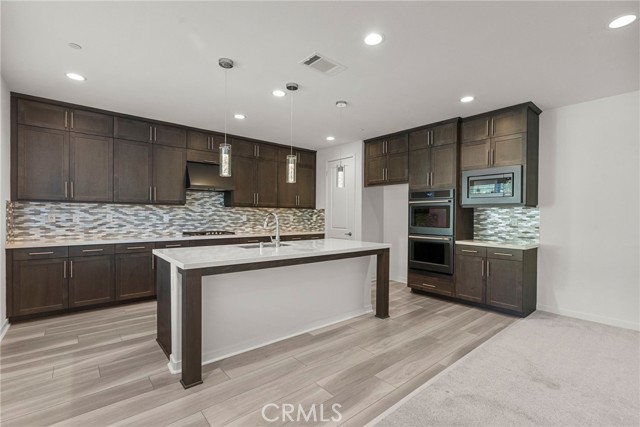 Detail Gallery Image 15 of 56 For 28600 Foothill Way, Saugus,  CA 91350 - 4 Beds | 3 Baths
