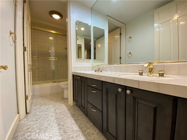 Detail Gallery Image 20 of 50 For 11734 Folkstone Ln, Bel Air,  CA 90077 - 4 Beds | 3/1 Baths