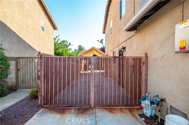 Detail Gallery Image 8 of 53 For 43635 Castle Cir, Lancaster,  CA 93535 - 5 Beds | 3 Baths