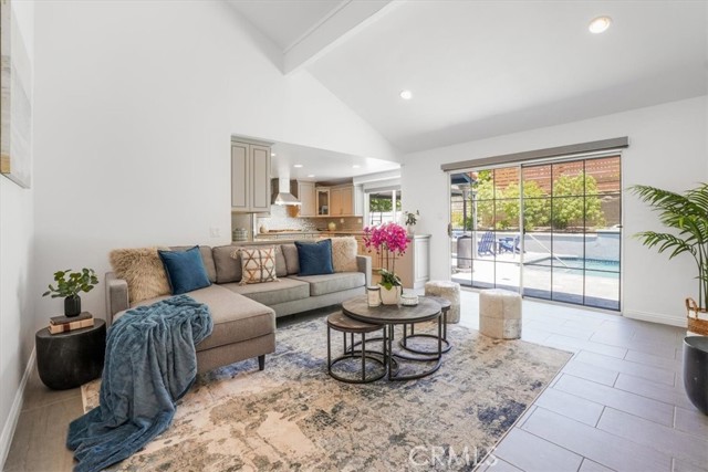 28639 Quaint Street, Agoura Hills CA: https://media.crmls.org/medias/8f60d397-c967-4f34-adee-8073fad1df93.jpg