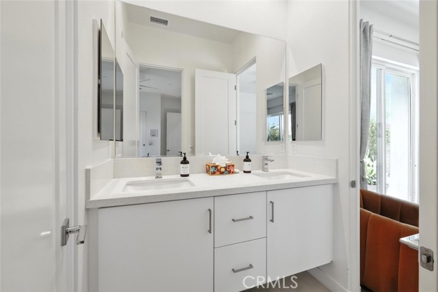 Detail Gallery Image 20 of 33 For 3345 Ambassador Dr, Palm Springs,  CA 92262 - 3 Beds | 2/1 Baths