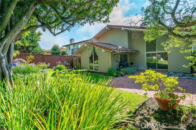 1620 Granvia Altamira, Palos Verdes Estates CA: https://media.crmls.org/medias/8f6178cf-6654-4a31-a6e7-731a69ec0540.jpg