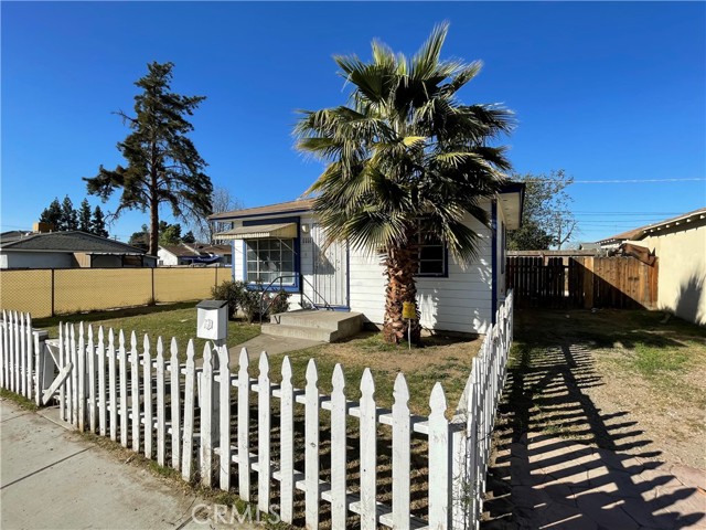 901 Wilson Avenue, Bakersfield, California 93308, ,Residential Income,For Sale,901 Wilson Avenue,CRPW24035980