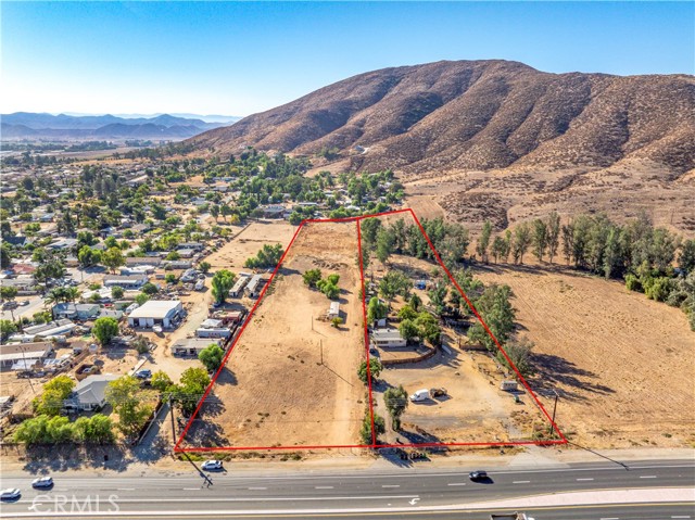 Detail Gallery Image 1 of 8 For 32753 State Highway 74, Hemet,  CA 92545 - 4 Beds | 3 Baths