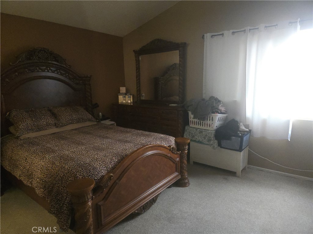 https://media.crmls.org/medias/8f638933-aa45-4635-9662-7f3e782f6cc7.jpg?preset=X-Large