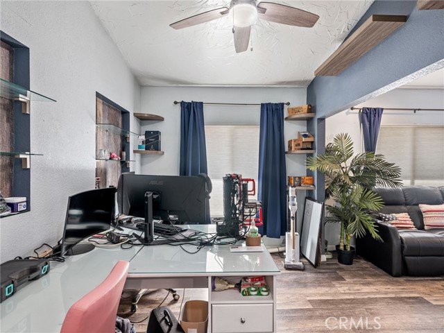 Detail Gallery Image 16 of 41 For 13826 Wawona, Apple Valley,  CA 92307 - 3 Beds | 2 Baths