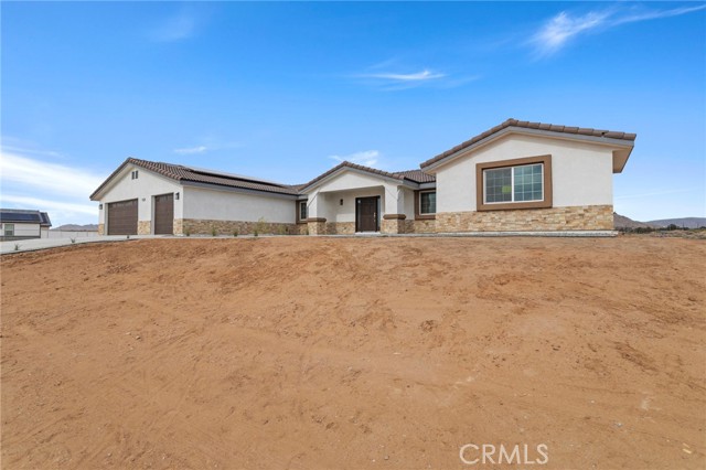 16925 Nanticoke Road, Apple Valley CA: https://media.crmls.org/medias/8f63e5d6-a66d-420b-a35d-d4a036ad8ea2.jpg