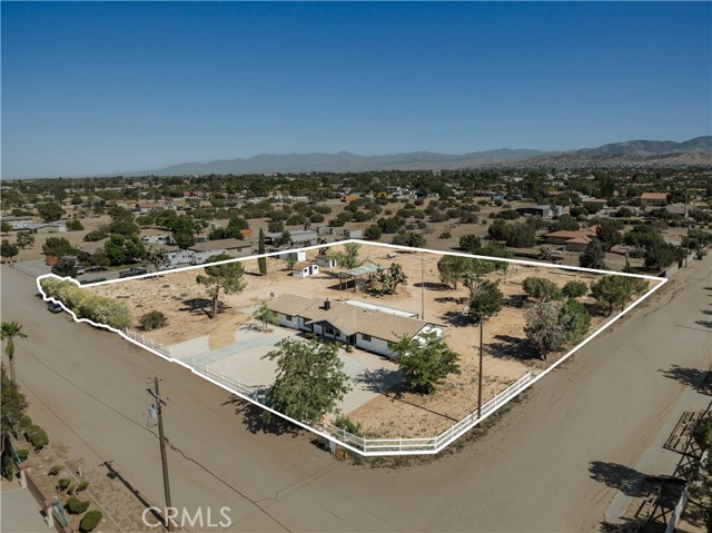 2350 W Avenue N12, Palmdale CA: https://media.crmls.org/medias/8f651b6f-c6b4-4ba9-9b60-fb34452d701c.jpg