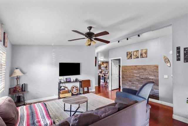 Detail Gallery Image 5 of 41 For 9080 Bloomfield #126,  Cypress,  CA 90630 - 4 Beds | 2 Baths