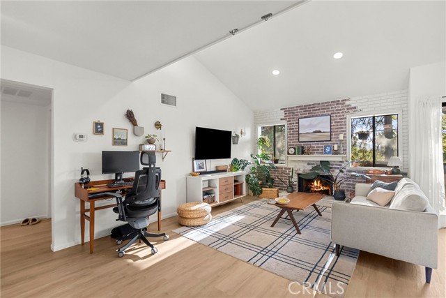 Detail Gallery Image 21 of 33 For 6475 Twin Circle Ln #3,  Simi Valley,  CA 93063 - 2 Beds | 2 Baths