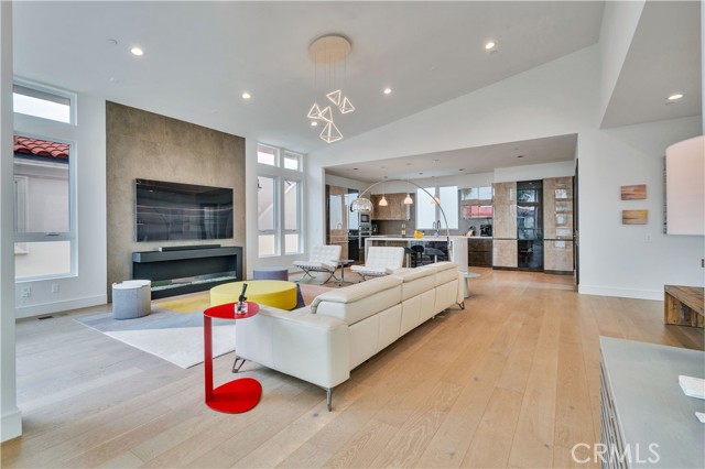 719 1st Place, Hermosa Beach CA: https://media.crmls.org/medias/8f67420f-f0d4-41aa-a61f-7dfd14689013.jpg