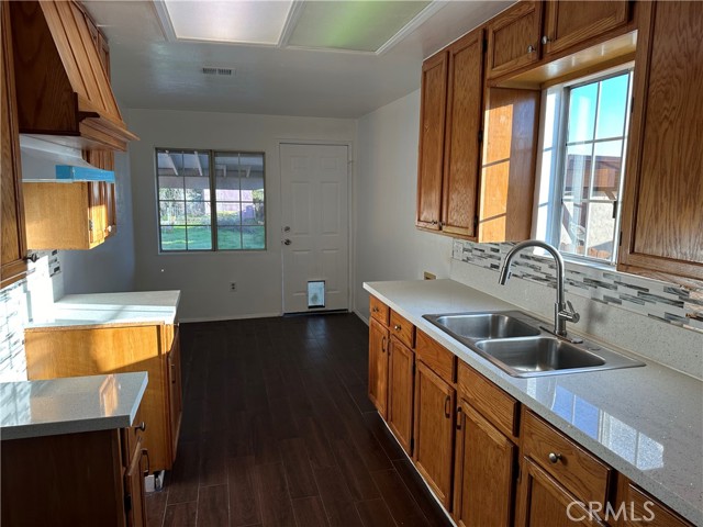 13150 Vaughn Street photo 7