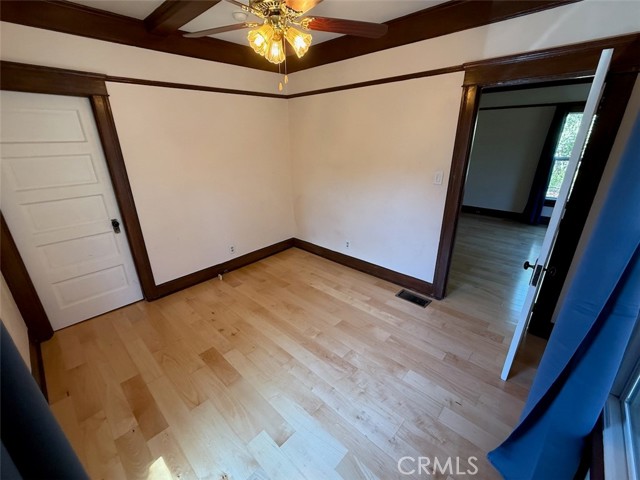 Detail Gallery Image 9 of 30 For 881 Winona Ave, Pasadena,  CA 91103 - 4 Beds | 3 Baths
