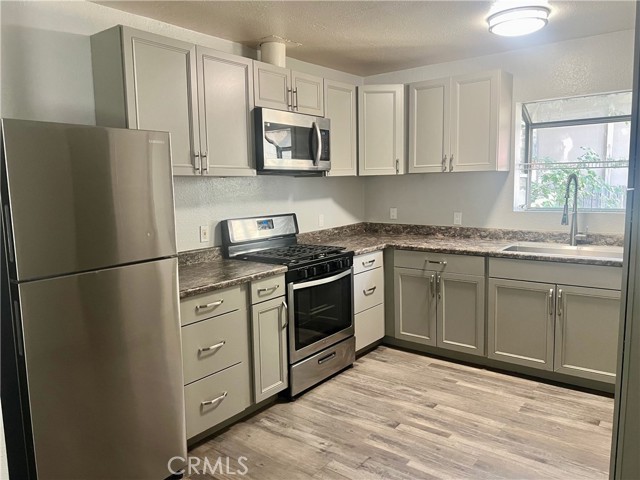 Detail Gallery Image 7 of 22 For 2430 Palo Alto Way, Running Springs,  CA 92382 - 4 Beds | 2 Baths