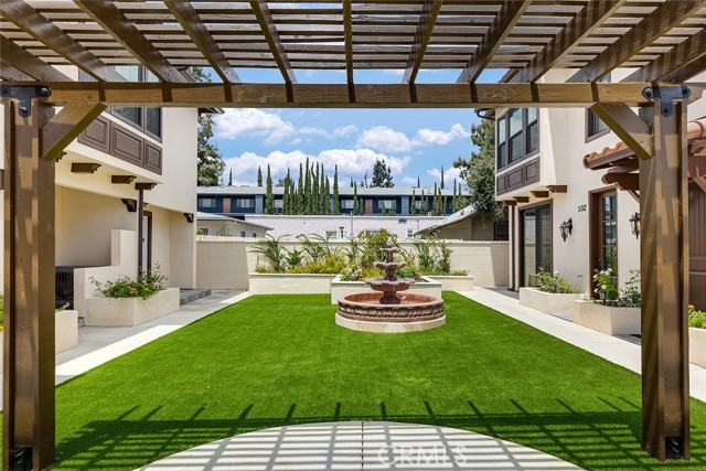 Detail Gallery Image 8 of 23 For 81 N Grand Oaks Ave #102,  Pasadena,  CA 91107 - 2 Beds | 2 Baths