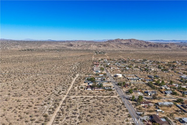 Detail Gallery Image 7 of 15 For 7442 Olympic Rd, Joshua Tree,  CA 92252 - – Beds | – Baths