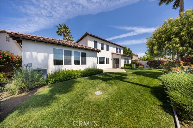 14939 Meadow Way, Eastvale CA: https://media.crmls.org/medias/8f6b3421-0b92-4ec1-b63a-b4ca31c2b533.jpg