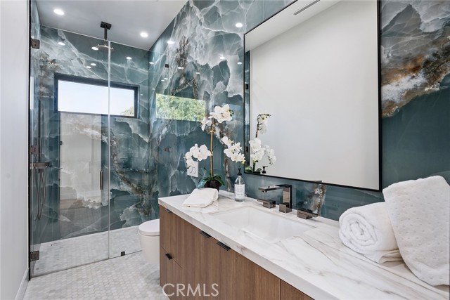 Detail Gallery Image 44 of 74 For 13807 Magnolia Bld, Sherman Oaks,  CA 91423 - 5 Beds | 4/1 Baths