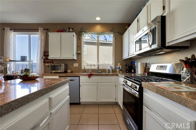 27727 Hollyoak Way, Menifee CA: https://media.crmls.org/medias/8f6c0288-80cb-43b3-a32e-6b00410f0cc8.jpg