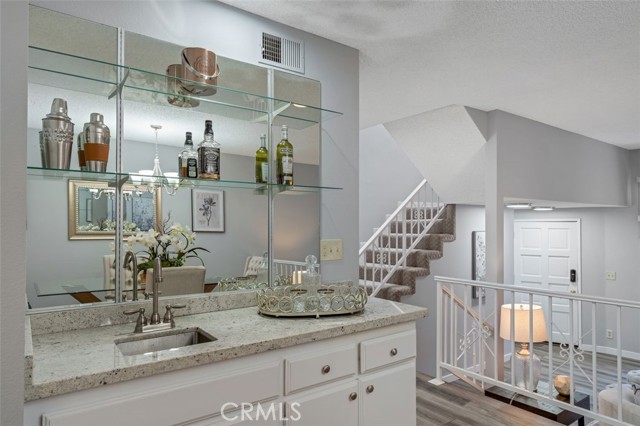 106 S Sierra Madre Boulevard, Pasadena CA: https://media.crmls.org/medias/8f6cb85a-2d57-43dc-abca-1e3d5ac2cc29.jpg