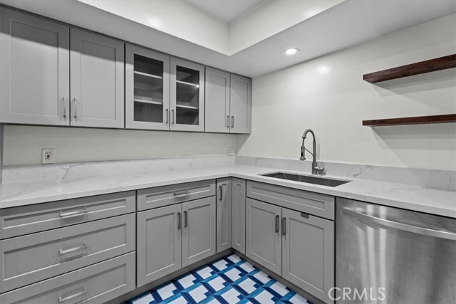 Detail Gallery Image 2 of 25 For 6752 Hillpark #303,  Los Angeles,  CA 90068 - 2 Beds | 2 Baths