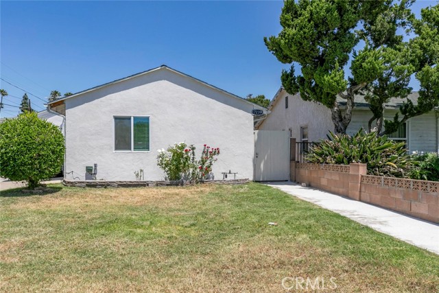 Detail Gallery Image 1 of 17 For 17237 Kingsbury St a,  Granada Hills,  CA 91344 - 0 Beds | 1 Baths