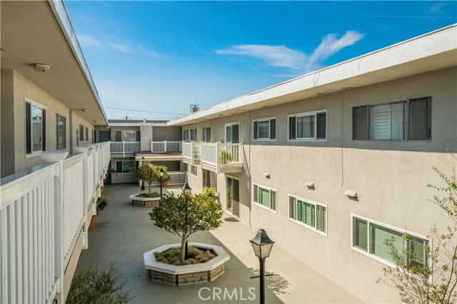 Courtyard w/landscaping