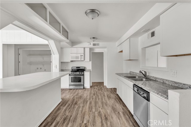 Detail Gallery Image 9 of 23 For 38734 Sage Tree St, Palmdale,  CA 93551 - 3 Beds | 2 Baths