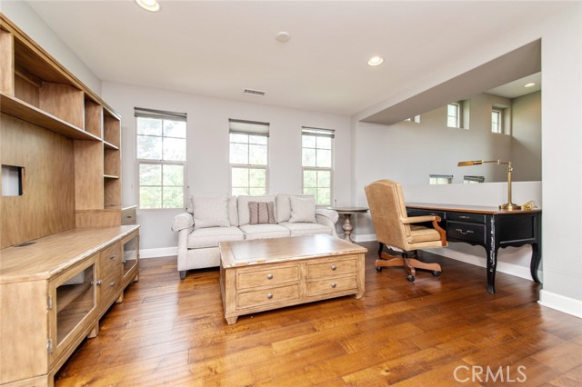 Detail Gallery Image 21 of 42 For 120 Tomato Springs, Irvine,  CA 92618 - 4 Beds | 3/1 Baths