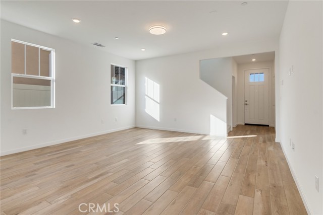 Detail Gallery Image 3 of 28 For 10865 Pala Bells St, Loma Linda,  CA 92354 - 3 Beds | 2/1 Baths