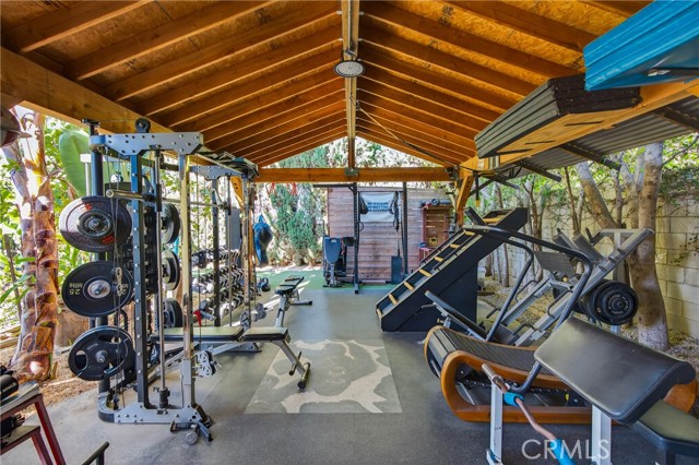 Detail Gallery Image 58 of 75 For 5526 Fulton, Sherman Oaks,  CA 91401 - 3 Beds | 3 Baths