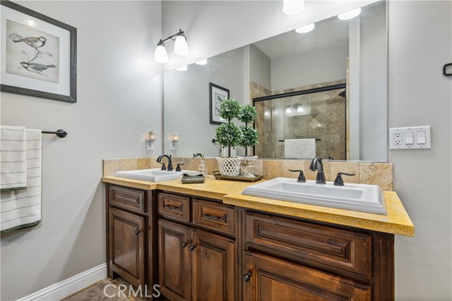 98 Nutwood Circle, Paso Robles CA: https://media.crmls.org/medias/8f728d99-55ed-43a1-b6f7-e1e8cbda7f34.jpg