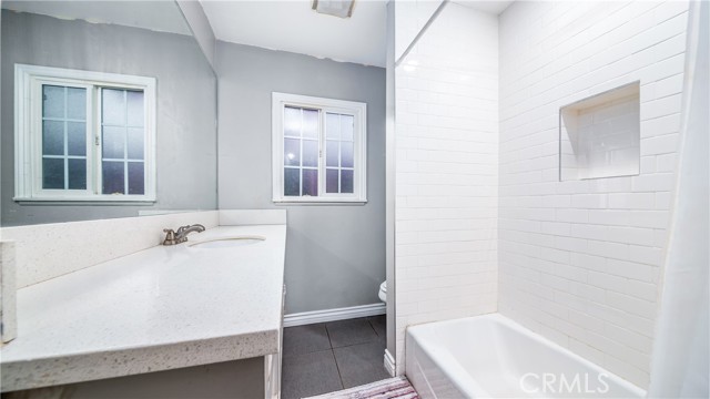 Detail Gallery Image 12 of 20 For 15852 Index St, Granada Hills,  CA 91344 - 3 Beds | 2 Baths