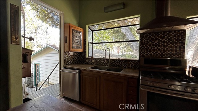 Detail Gallery Image 7 of 31 For 5217 Desert View Dr, Wrightwood,  CA 92397 - 2 Beds | 2 Baths