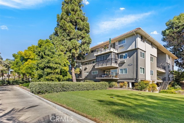 2393 Via Mariposa West, Laguna Woods, California 92637, 1 Bedroom Bedrooms, ,Condominium,For Sale,Via Mariposa West,OC24228240