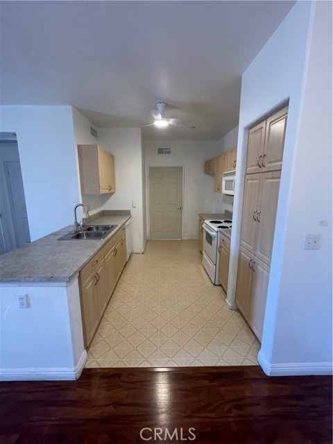 24909 Madison Avenue, Murrieta CA: https://media.crmls.org/medias/8f74ba3b-631c-4620-ae5d-927a8e34d221.jpg