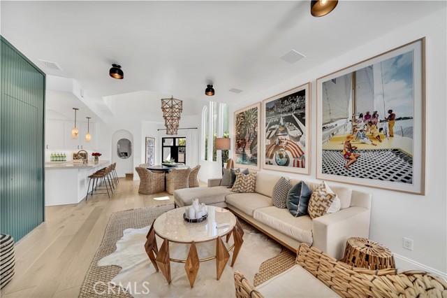 Detail Gallery Image 4 of 32 For 412 Acacia Ave, Corona Del Mar,  CA 92625 - 3 Beds | 3/1 Baths