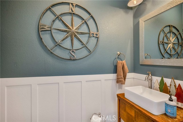 Detail Gallery Image 9 of 27 For 18700 Oak Grove Rd, Hidden Valley Lake,  CA 95467 - 3 Beds | 2/1 Baths