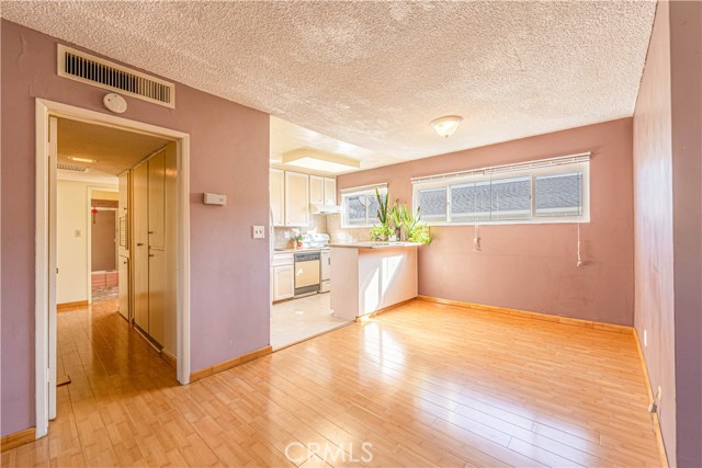 Detail Gallery Image 5 of 19 For 9070 Huntington Dr #12,  San Gabriel,  CA 91775 - 2 Beds | 2 Baths