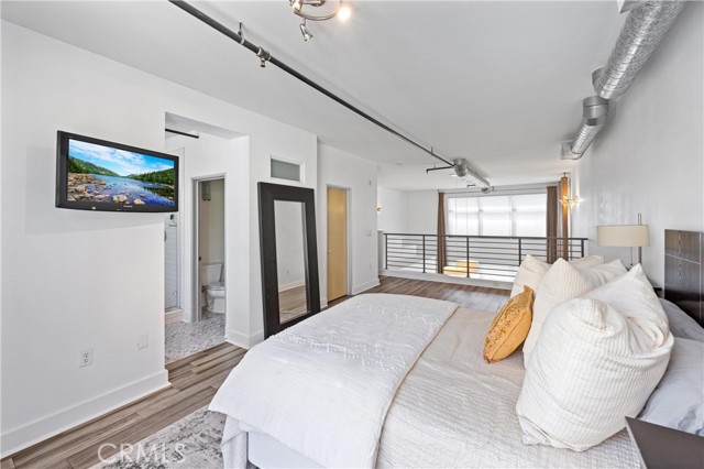 919 E Santa Ana Boulevard, Santa Ana CA: https://media.crmls.org/medias/8f75d928-9b6b-49e1-b225-fd6fc083ccaf.jpg