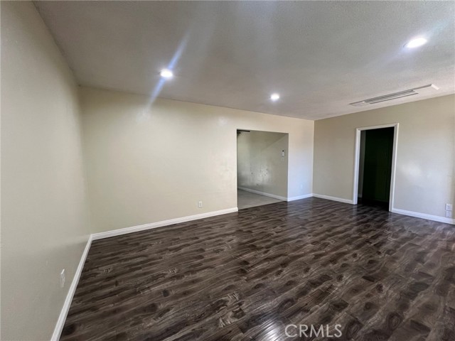 Detail Gallery Image 4 of 21 For 174 S Grand Army, San Jacinto,  CA 92583 - 2 Beds | 1 Baths