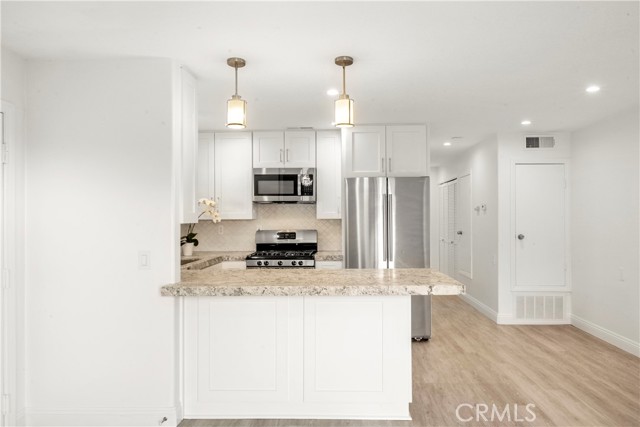 Detail Gallery Image 20 of 26 For 352 Y Place #B,  Laguna Beach,  CA 92651 - 2 Beds | 1/1 Baths