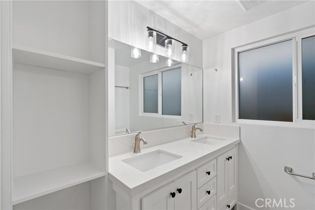 Detail Gallery Image 8 of 14 For 3209 Bayside, Corona Del Mar,  CA 92625 - 2 Beds | 1 Baths