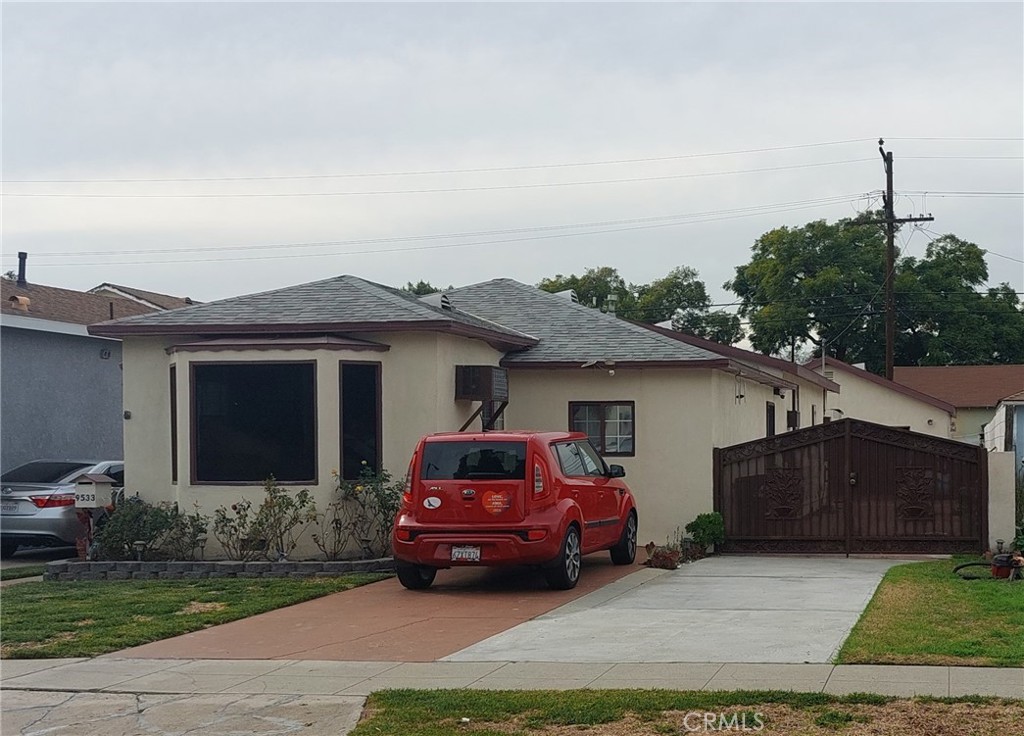 9533 Hunt Avenue, South Gate, CA 90280